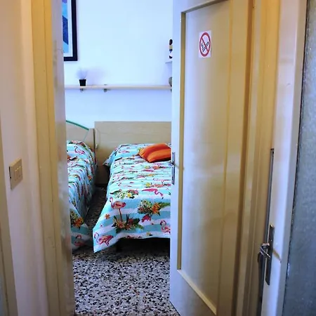 Azzurro Apartment Lignano Sabbiadoro Exterior photo